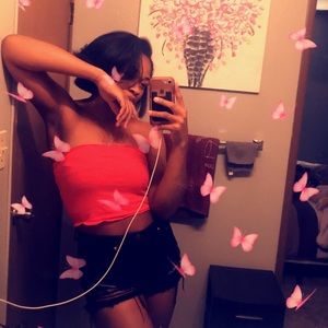 Meet your Posher, Alexia